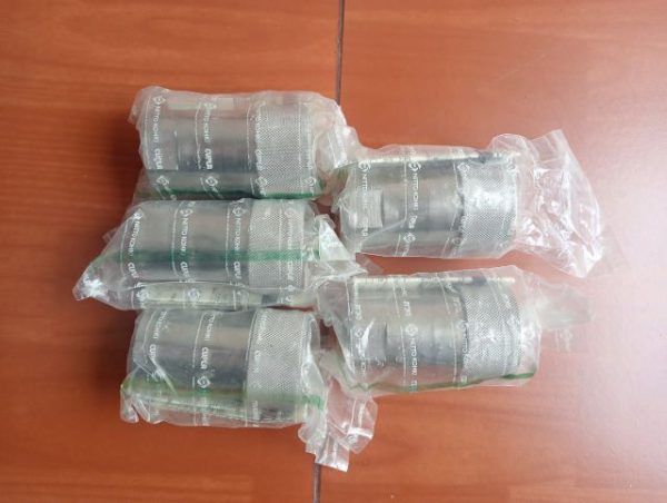 COUPLE-4HS-1-600x452